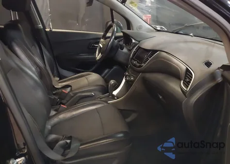 2021 Chevrolet Trax Awd Lt z USA, uszkodzony, nr VIN KL7CJPSB8MB328145